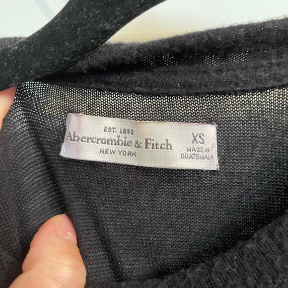 Set of 2 Black and Grey XS Abercrombie & Fitch Long Sleeve Open Shoulder Tops - Picture 5 of 5